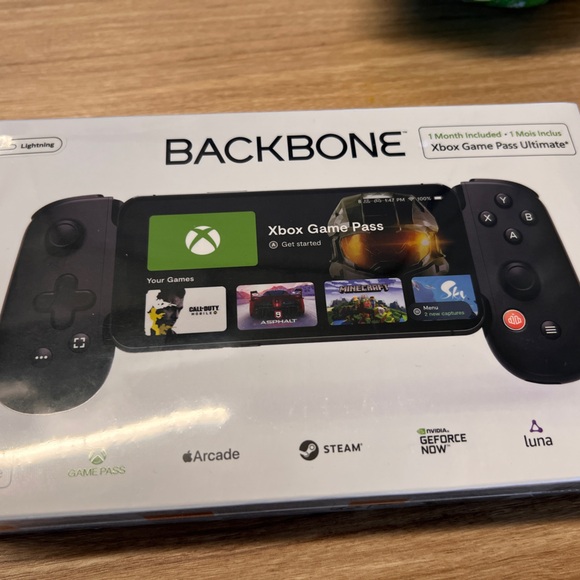 Backbone Black Handheld Console for iPhone with type C - Picture 1 of 2